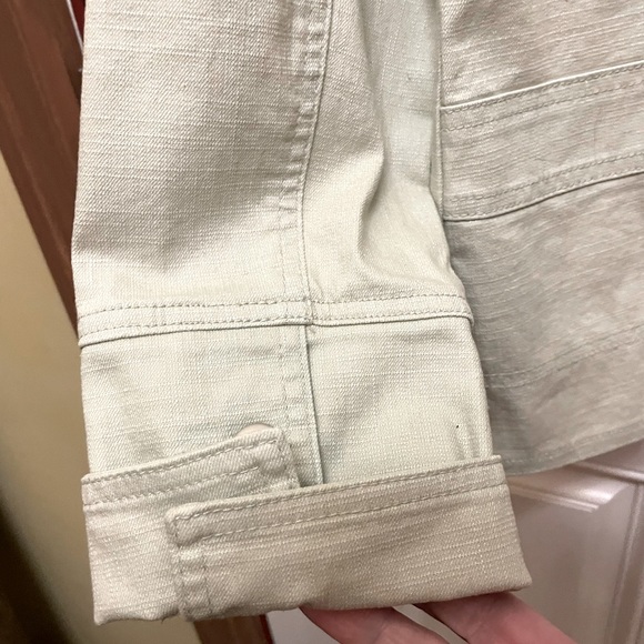 Size Large light green denim Jacket with details such as embroidery & Stitching - Picture 7 of 12